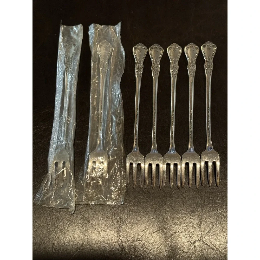 Oneida‎ Kennett Square Distinction Deluxe HH Stainless Cocktail Forks Set Of 7